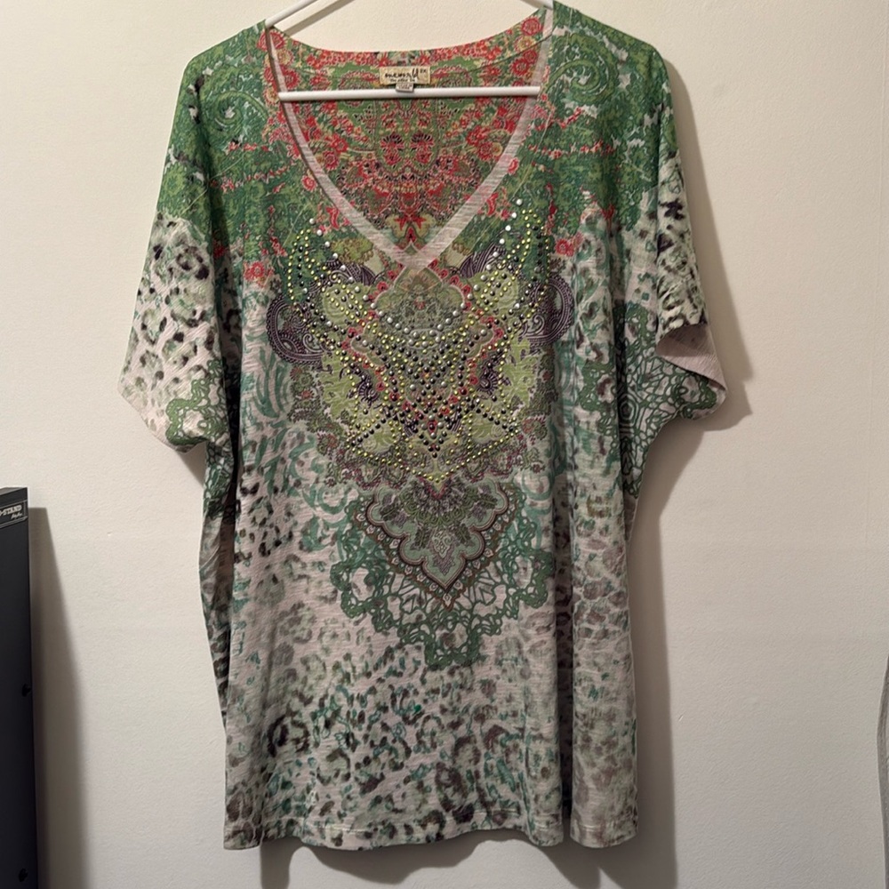 One World Womans 2X green like new T shirt